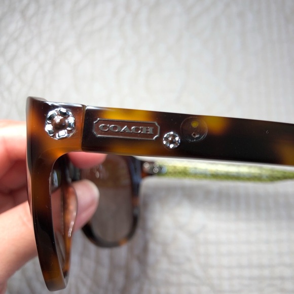 COACH Women’s Wayfare Tortoise Rectangle HC 8017 L009 Kendall Sunglasses main image 8